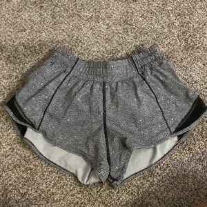 Lululemon Hotty Hot Shorts 2.5 inch low rise